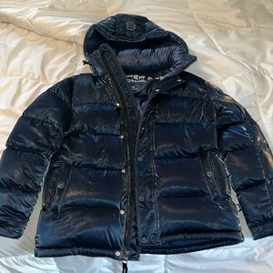 Aritzia Super Puff Jacket in a gorgeous navy color